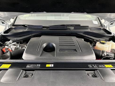 Certified 2025 Land Rover Range Rover Sport Dynamic SE image 23