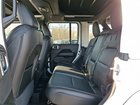 Used 2023 Jeep Wrangler Unlimited Sahara w/ Cold Weather Group image 10