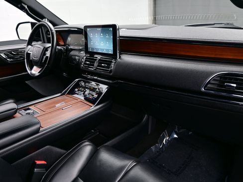 Used 2019 Lincoln Navigator L Reserve image 15