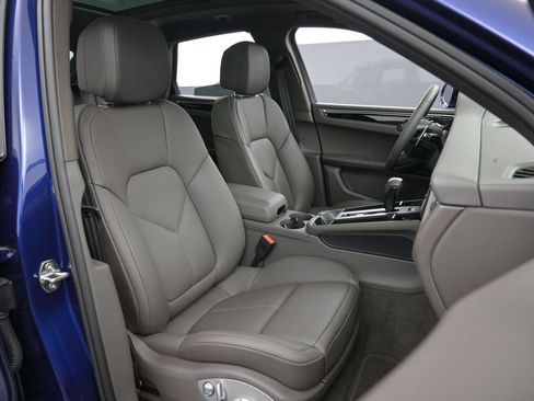 Certified 2026 Porsche Macan AWD/4WD image 29