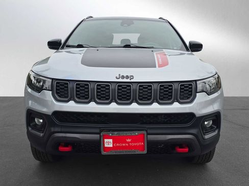 Used 2024 Jeep Compass Trailhawk AWD/4WD image 8