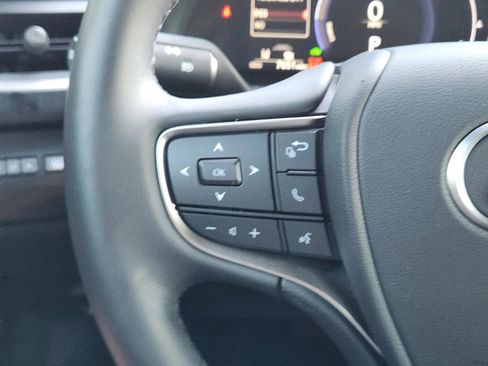 Certified 2025 Lexus UX 300h FWD image 24