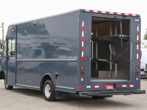 Used 2019 Ford E-450 and Econoline 450 Super Duty RWD image 6