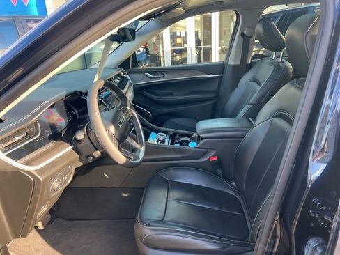 Used 2023 Jeep Grand Cherokee 30th Anniversary image 26