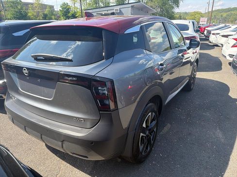Used 2025 Nissan Kicks SV AWD/4WD image 6