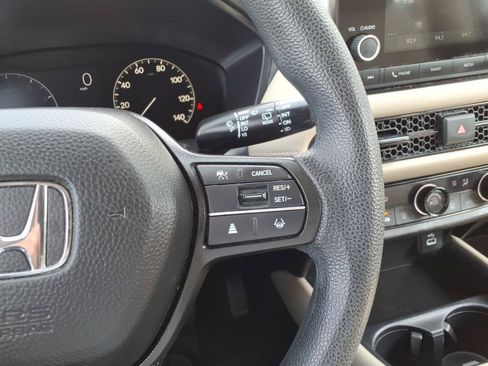 Used 2024 Honda HR-V LX image 13