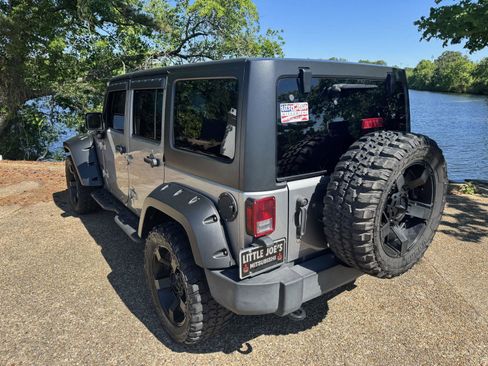 Used 2017 Jeep Wrangler Unlimited Sport w/ Quick Order Package 24S AWD/4WD image 9