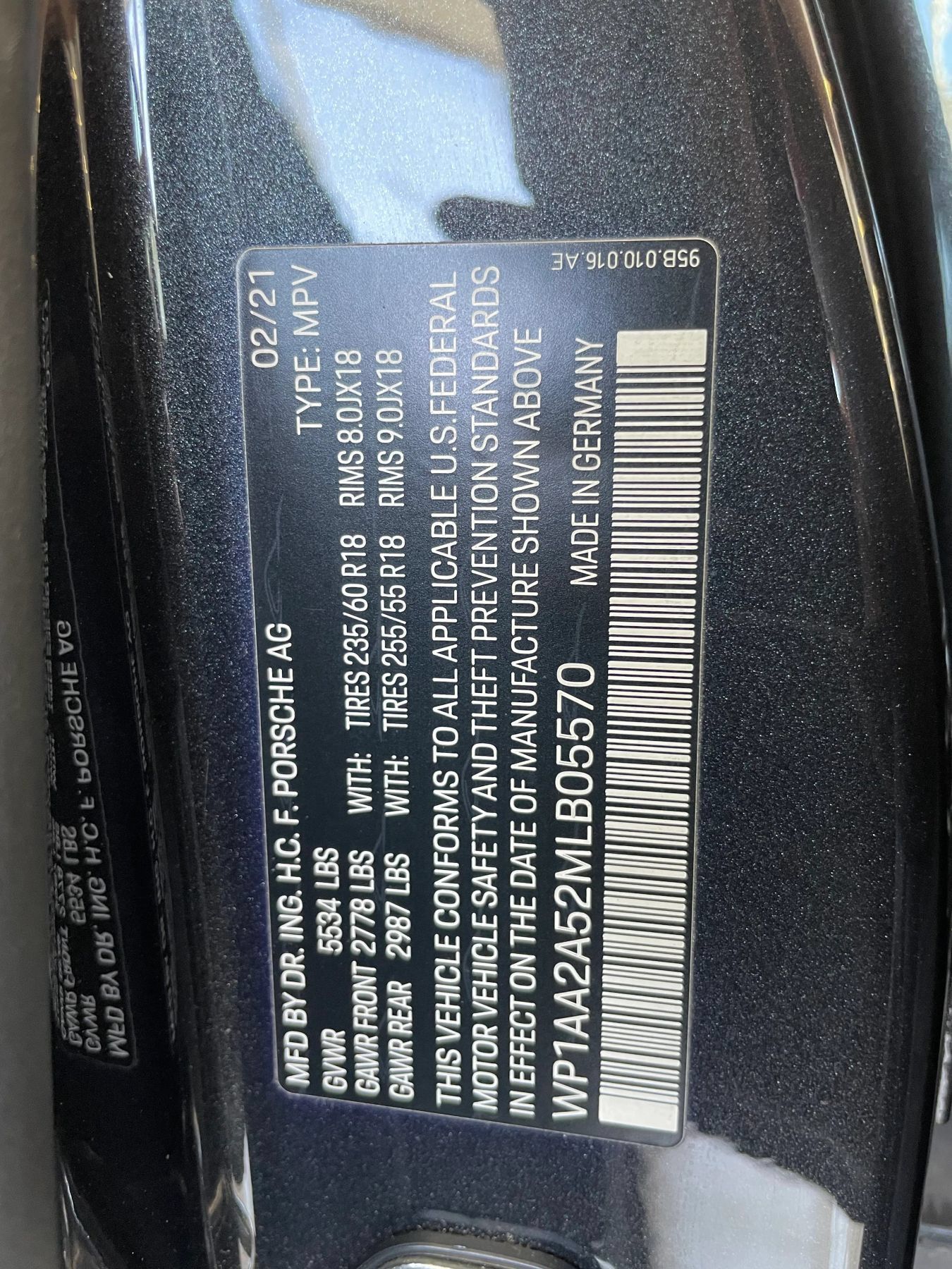 Used 2021 Porsche Macan AWD/4WD image 31