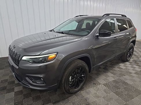 Used 2023 Jeep Cherokee Altitude Lux image 8