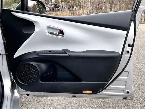 Used 2016 Toyota Prius Two image 23