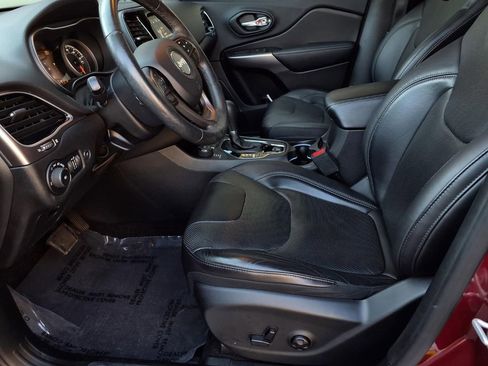 Used 2019 Jeep Cherokee Limited w/ Trailer Tow Group image 16