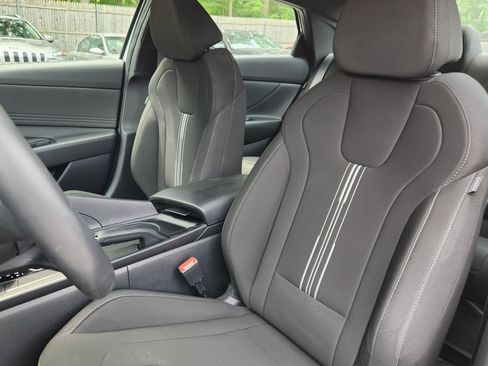 Certified 2025 Hyundai Elantra Sport FWD image 7