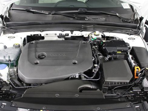 Used 2026 Volvo XC40 B5 Plus w/ Protection Package Premier image 24