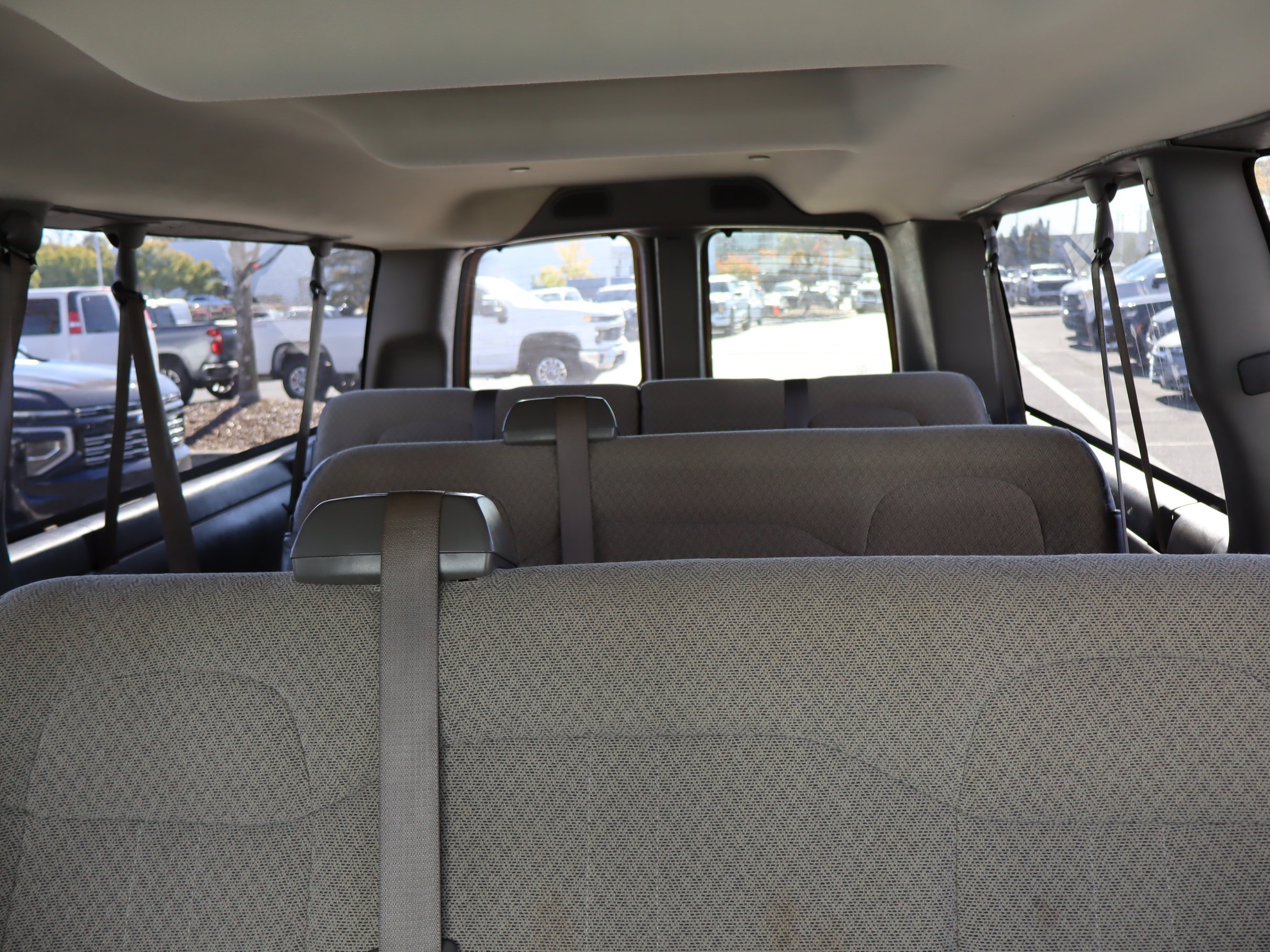 Used 2020 Chevrolet Express 3500 LT w/ LT Preferred Equipment Group RWD image 28