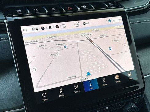 Used 2023 Jeep Grand Cherokee 4WD 4xe w/ Luxury Tech Group II image 16