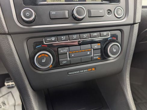 Used 2012 Volkswagen Golf R 4-Door image 17