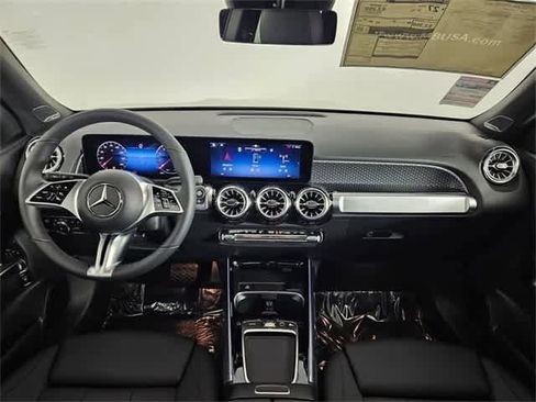 Certified 2025 Mercedes-Benz GLB 250 4MATIC image 55