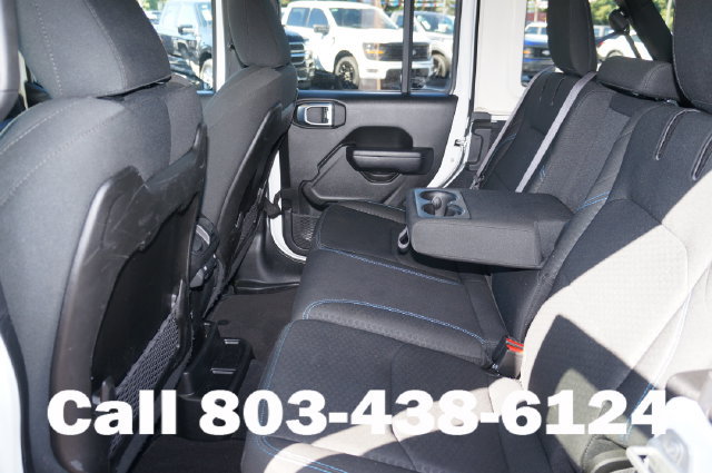 Used 2024 Jeep Wrangler Unlimited Rubicon 4xe AWD/4WD image 13