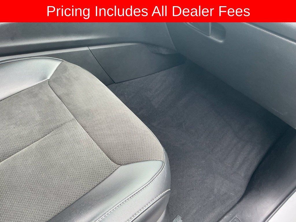 Used 2025 Jeep Grand Cherokee Altitude RWD image 22