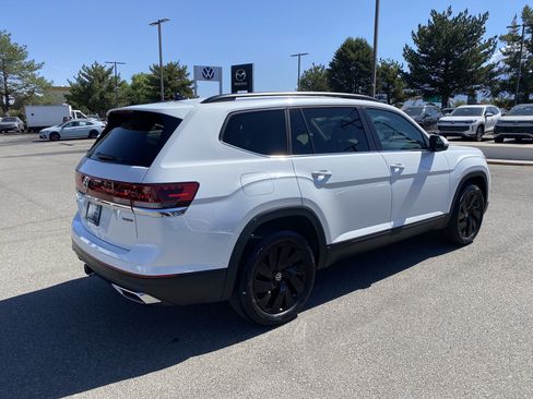 Certified 2026 Volkswagen Atlas SE w/ Black Wheel Package AWD/4WD image 56