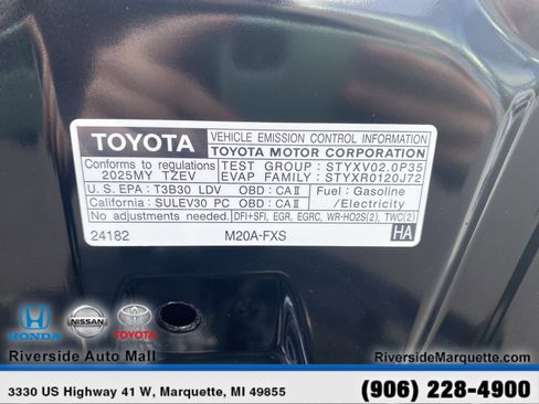 Used 2025 Toyota Prius Plug-In Hybrid w/ Limited Premium Package image 7