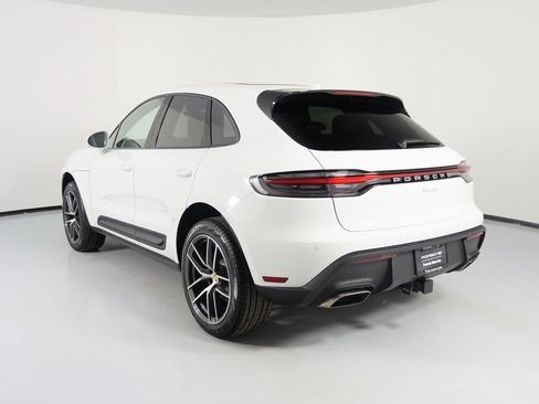 New 2026 Porsche Macan image 3