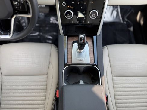 Used 2023 Land Rover Discovery Sport S image 47