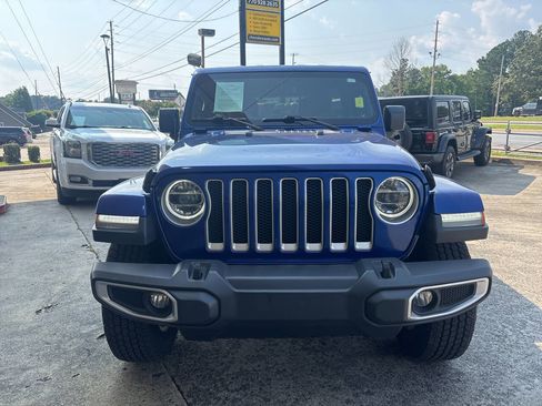 Used 2018 Jeep Wrangler Unlimited Sahara image 3