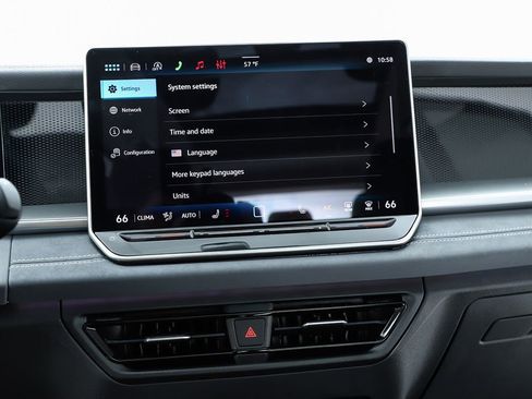 New 2026 Volkswagen Tiguan SE image 25