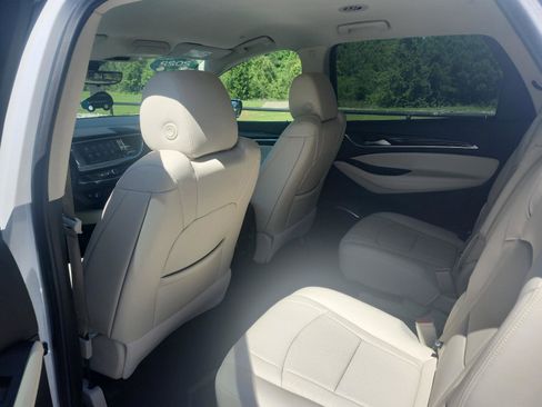 Certified 2022 Buick Enclave Essence w/ Sport Touring Edition FWD image 11