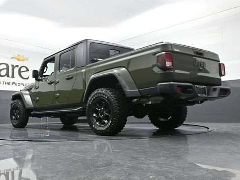 Used 2023 Jeep Gladiator Sport AWD/4WD image 5