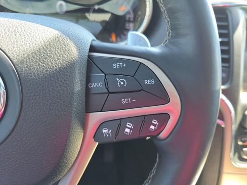 Used 2014 Jeep Grand Cherokee Overland w/ Advanced Technology Group AWD/4WD image 28