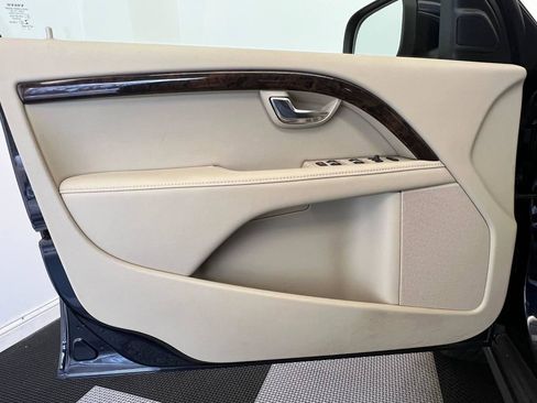 Used 2016 Volvo XC70 T5 Premier w/ Proximity Package image 7