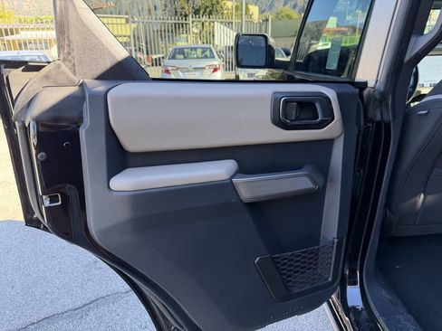 Used 2022 Ford Bronco Wildtrak image 13