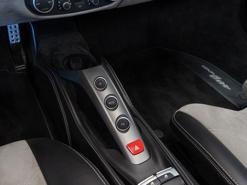 Used 2017 Ferrari 488 Spider image 10