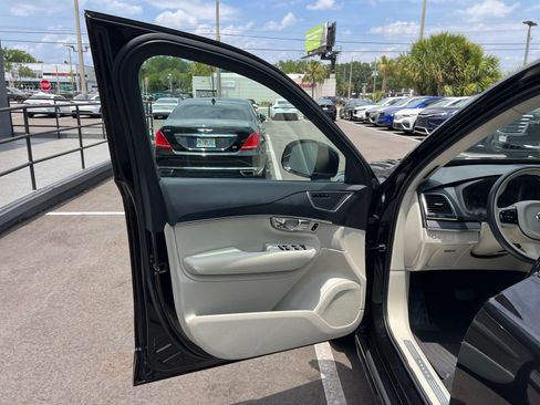 Used 2020 Volvo XC90 T5 Momentum w/ Protection Package Premier FWD image 26