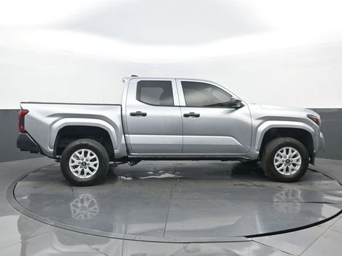 Used 2025 Toyota Tacoma SR RWD image 2
