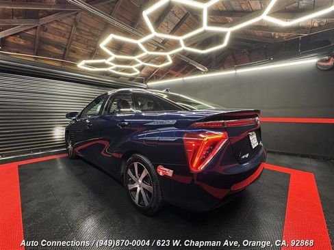 Used 2017 Toyota Mirai image 4