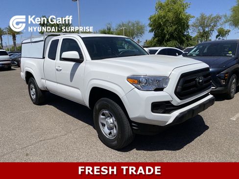 Used 2022 Toyota Tacoma SR image 1