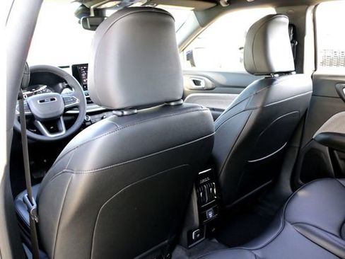 New 2026 Jeep Compass Latitude image 19