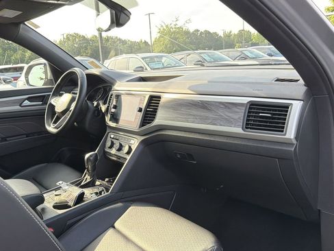 Used 2021 Volkswagen Atlas Cross Sport SE w/ Panoramic Sunroof Package AWD/4WD image 19