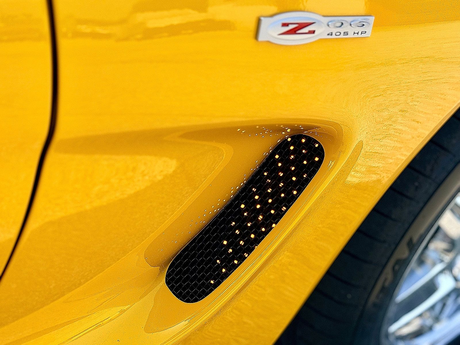 Used 2004 Chevrolet Corvette Z06 w/ Memory Package RWD image 20