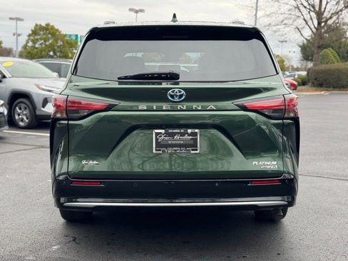 Certified 2021 Toyota Sienna Platinum image 12