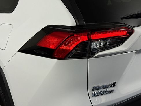 Used 2020 Toyota RAV4 XLE w/ Carpet Mat Package AWD/4WD image 36
