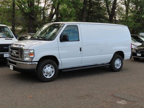 Used 2014 Ford E-250 and Econoline 250 w/ Power Group image 6