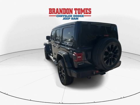 Used 2021 Jeep Wrangler Unlimited Sahara w/ Cold Weather Group AWD/4WD image 6