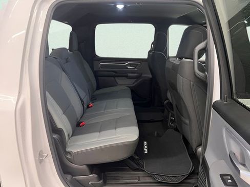 Used 2022 RAM 1500 Big Horn AWD/4WD image 6