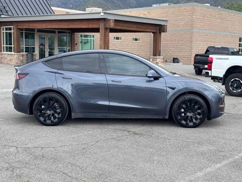 Used 2021 Tesla Model Y Long Range AWD/4WD image 3