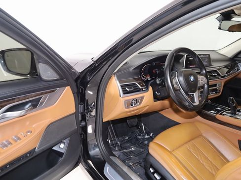 Used 2022 BMW 750i xDrive w/ Luxury Rear Seating Package image 66