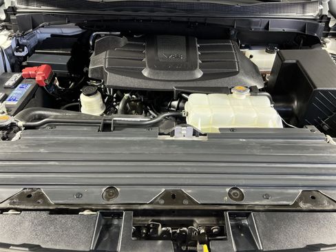 Used 2024 Nissan Titan SV w/ SV Convenience Package image 25
